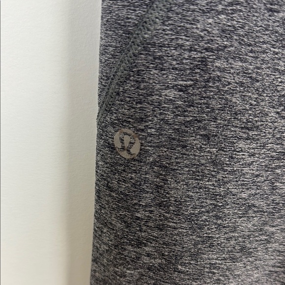 Lululemon Athletica Gray and Blue Leggings with Curved Panels - Picture 4 of 7